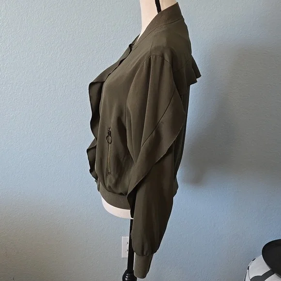 WHO WHAT WEAR Olive Bomber Jacket With Ruffles Bronze Zippered Pockets Sz LARGE - Picture 6 of 14